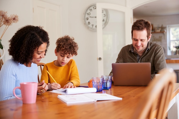 529 Plans and Financial Aid: Navigating College Savings