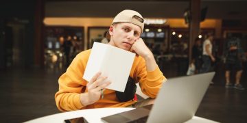 Scholarship Scams Exposed: Protecting Your Financial Aid Applications - Cover Image