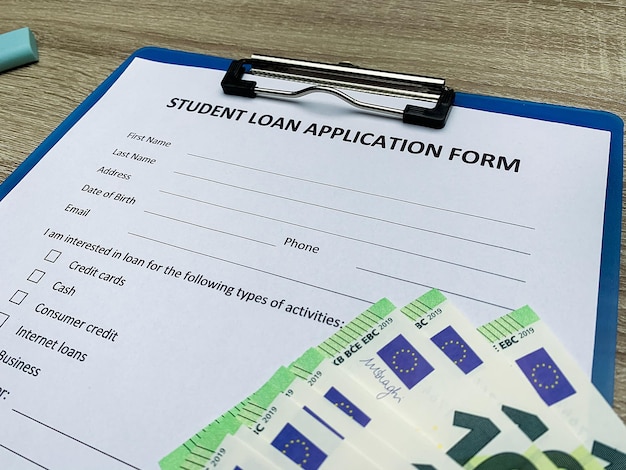A table comparing the features of federal student loans versus private student loans. The table highlights differences in interest rates, repayment options, and eligibility requirements.