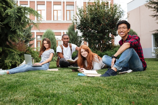 Navigating US Federal Student Aid Changes: A 2025 Guide