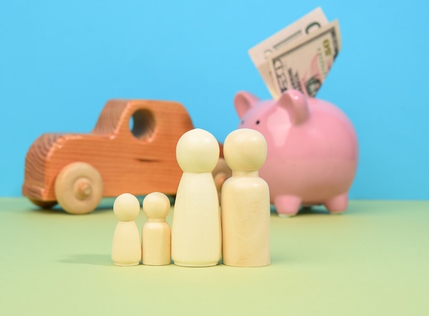 A graphic illustrating the different income levels and how they correspond to the size of the Earned Income Tax Credit, showing increases for families with more children. Use bright, clear visuals.
