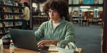 Maximize Your Pell Grant in 2025: A US Student's 5-Step Guide - Cover Image
