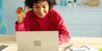 FAFSA Deadline Extended? What It Means for 2025 College Funding - Cover Image